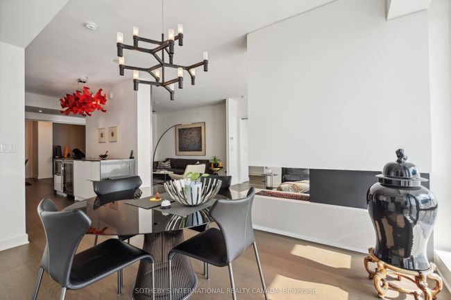 6805 - 1 Bloor St E, Condo with 3 bedrooms, 3 bathrooms and 2 parking in Toronto ON | Image 9