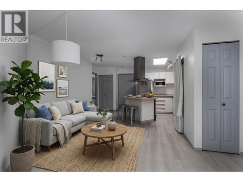 e309-40180 Willow Cres, Squamish, BC, V8B0M3 | Card Image