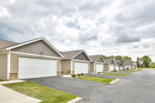 124 Town Center Loop, Pataskala, OH, 43062 | Card Image