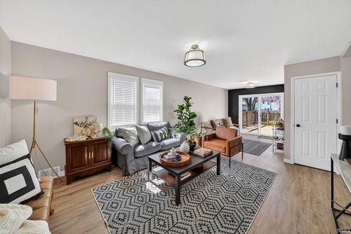 1805 S Douglas St, South Bend, IN, 46613-1615 | Card Image