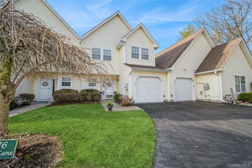 326 Erin Ln, East Setauket, NY, 11733-6460 | Card Image