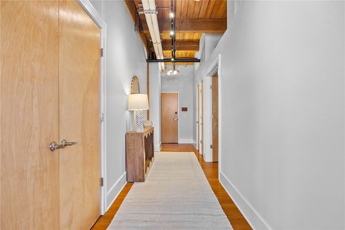 un303-1 Capron St, Rochester, NY, 14607-1700 | Card Image