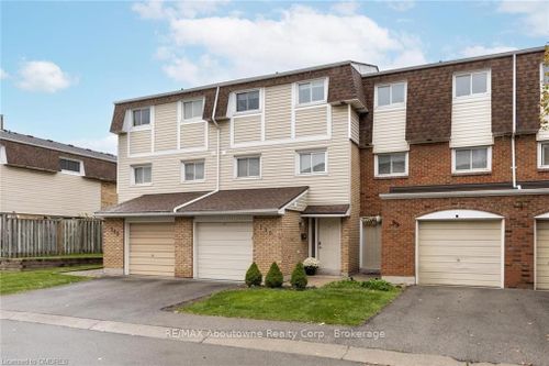 100-11 Harrisford St, Hamilton, ON, L8K6L7 | Card Image