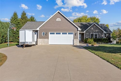 1206 Winchester Cir Ne, Swisher, IA, 52338-9470 | Card Image