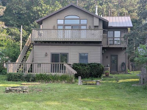 W8076 Eagle Ct, Oxford, WI, 53952-9142 | Card Image