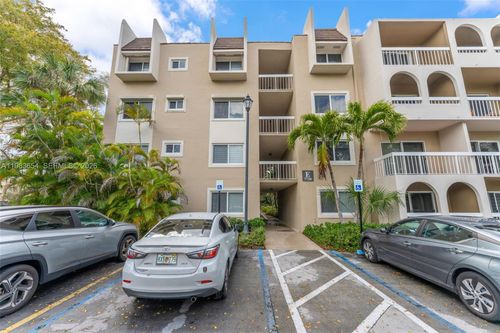 apt-218-7722 Camino Real, Miami, FL, 33143-7143 | Card Image