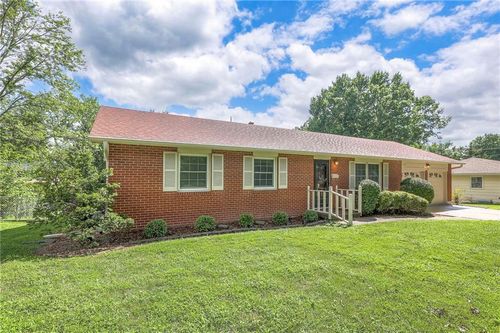 2103 Quail St, Harrisonville, MO, 64701-2836 | Card Image