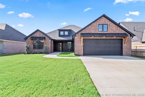 28002 E 107th St S, Coweta, OK, 74429-9003 | Card Image