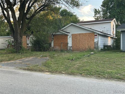 818 E 5th St, Cahokia, IL, 62206-1719 | Card Image