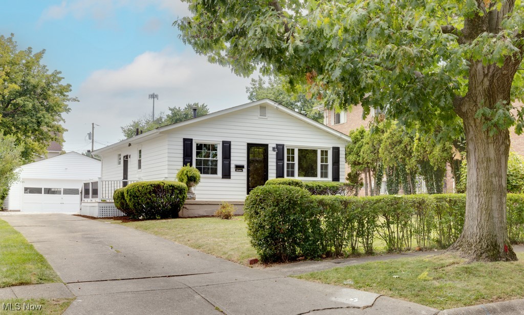 Jackson St, Medina, OH 44256