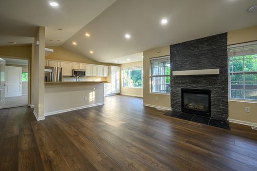 9163 W Elm Ct, Franklin, WI, 53132-8040 | Card Image
