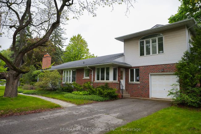 88 Valecrest Dr, House other with 4 bedrooms, 2 bathrooms and 4 parking in Etobicoke ON | Image 4