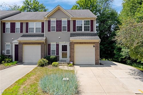 1568 Wellingshire Cir, Cuyahoga Falls, OH, 44221-5154 | Card Image