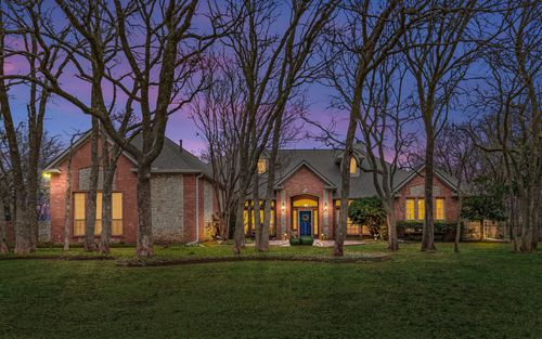 325 Thornhill Cir, Double Oak, TX, 75077-7331 | Card Image