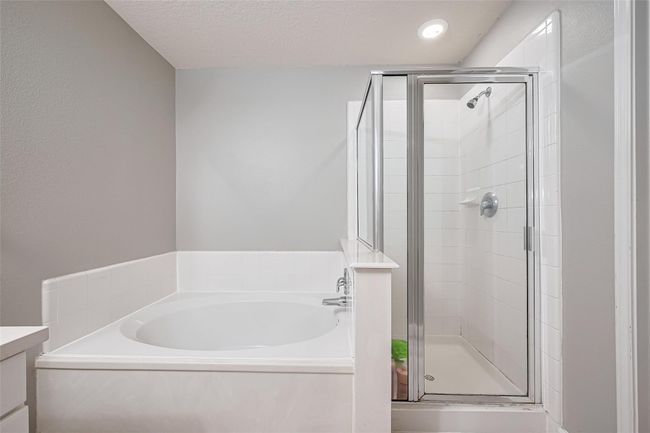 723 Pine Thicket Ct, House other with 3 bedrooms, 3 bathrooms and 2 parking in Spring TX | Image 34