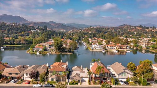 32200 Oakshore Dr, Westlake Village, CA, 91361-3810 | Card Image