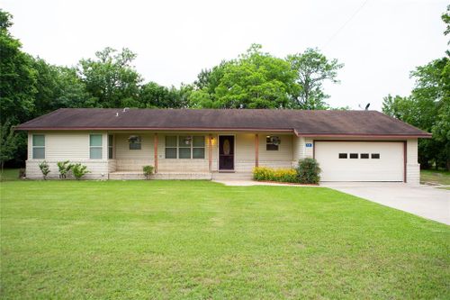 121 N Hauptstrasse St, Carmine, TX, 78932-5063 | Card Image