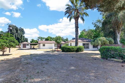 5732 S Peach Avenue, Fresno, CA, 93725 | Card Image