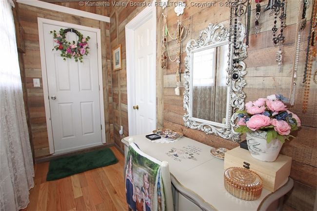 960 Grandview Rd, House other with 4 bedrooms, 3 bathrooms and null parking in Daniels WV | Image 32