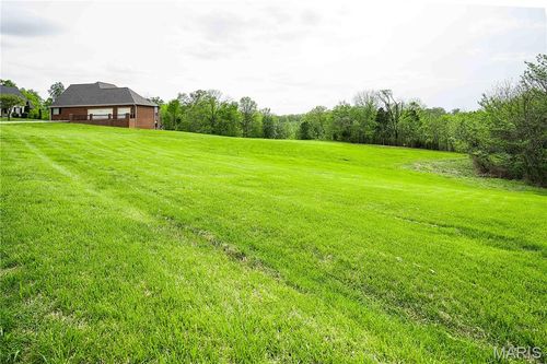 227 Willowbrook Bnd, Cape Girardeau, MO, 63701-9653 | Card Image