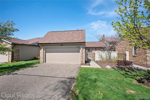 27323 Apple Blossom Ln, Southfield, MI, 48034-1078 | Card Image
