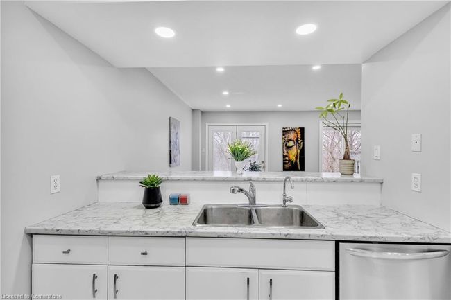 3 - 230 Blackhorne Dr, Townhouse with 3 bedrooms, 3 bathrooms and 2 parking in Kitchener ON | Image 18