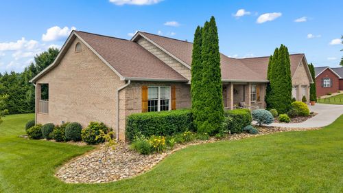 1040 Southwind Cir, Dandridge, TN, 37725-6377 | Card Image