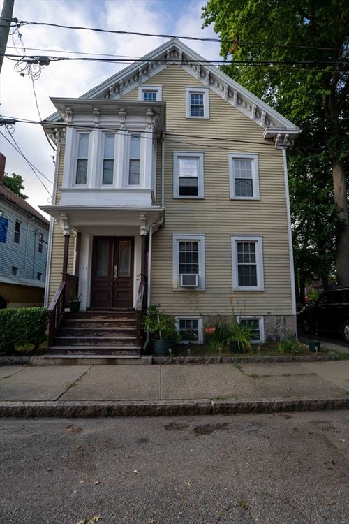 77 Morgan St, New Bedford, MA, 02740-3930 | Card Image