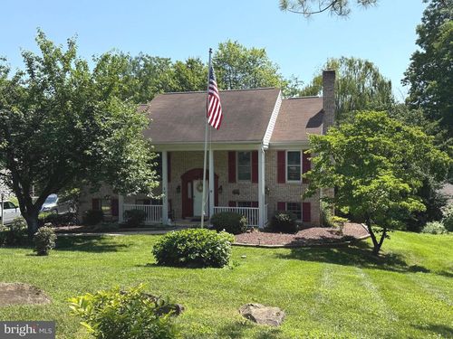 4951 Bossler Rd, ELIZABETHTOWN, PA, 17022-9452 | Card Image