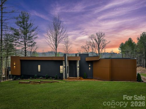 200 Manchester Way, Mills River, NC, 28759 | Card Image