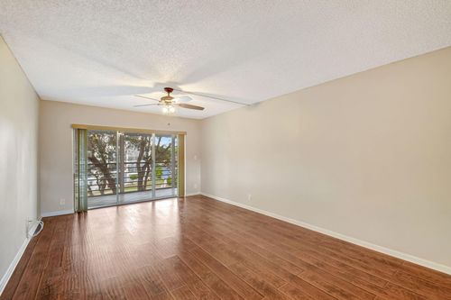 apt-304-3186 Via Poinciana, Lake Worth, FL, 33467-1936 | Card Image