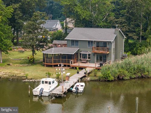 1241 Johnson Dr, SHADY SIDE, MD, 20764-9216 | Card Image