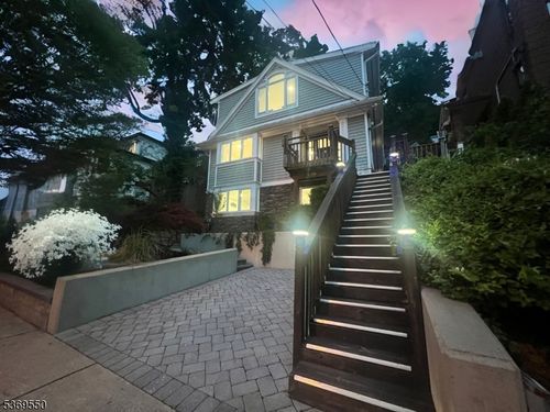 238 Undercliff Ave, Edgewater, NJ, 07020-1590 | Card Image