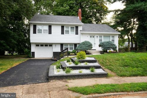 7 Windsor Pl, Mount Holly, NJ, 08060-1223 | Card Image