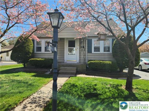 18 George Ave, Nazareth, PA, 18064-1711 | Card Image