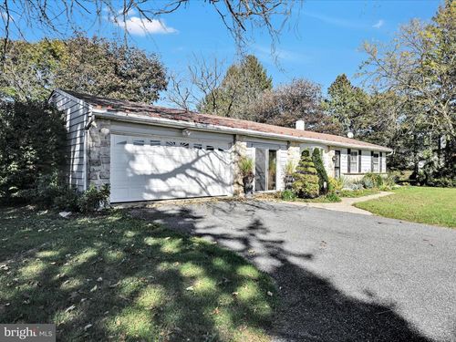 9185 Old Route 22, BETHEL, PA, 19507-9748 | Card Image