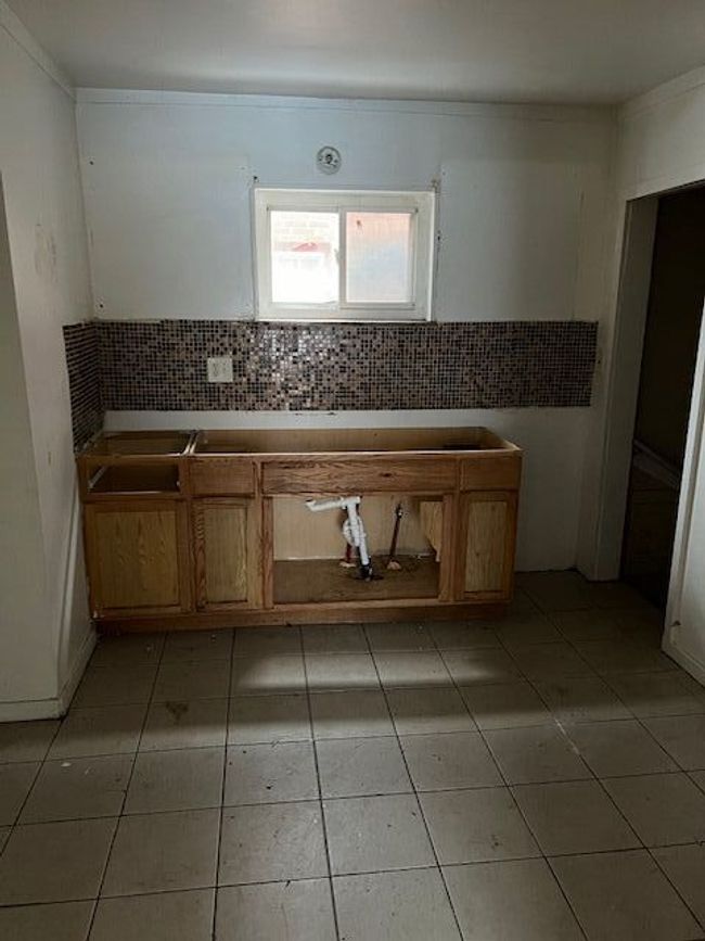 16250 Ardmore St, House other with 3 bedrooms, 1 bathrooms and null parking in Detroit MI | Image 4