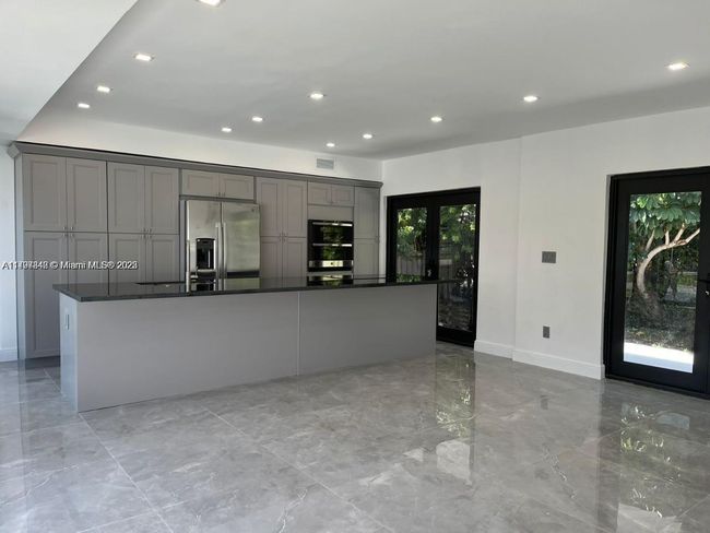 241 186 Th St, House other with 3 bedrooms, 3 bathrooms and null parking in Sunny Isles Beach FL | Image 4