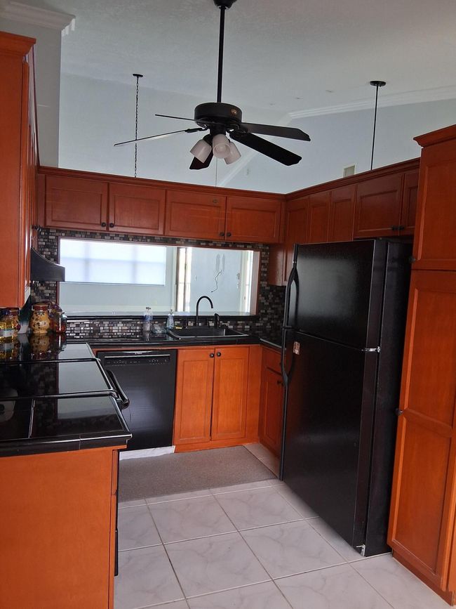 APT-204 - 7590 Tahiti Ln, Condo with 2 bedrooms, 2 bathrooms and null parking in Lake Worth FL | Image 5