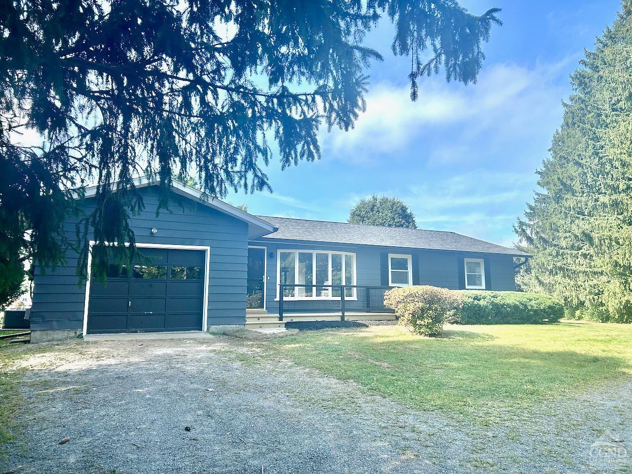 Cortland Dr, Valatie, NY 12184