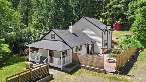 9425 384th Ave Se, Snoqualmie, WA, 98065-9234 | Card Image