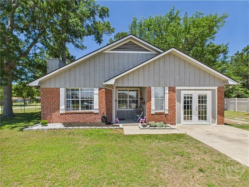 16 E Kenny Dr, Hinesville, GA, 31313-8731 | Card Image