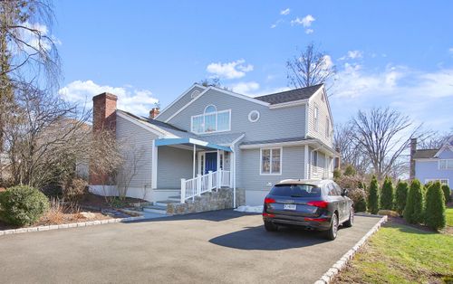 4 Covlee Dr, Westport, CT, 06880-6405 | Card Image