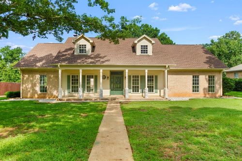 2211 Melissa Dr, Palestine, TX, 75803-8596 | Card Image