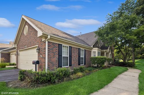 639 Clover Hill Ln, Elk Grove Village, IL, 60007-7130 | Card Image