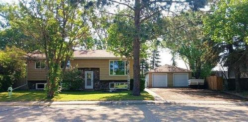 3808 49a Avenue, Innisfail, AB, T4G1J2 | Card Image