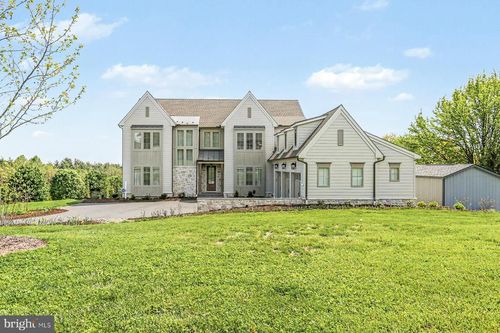 1 Strawberry Ln, LITITZ, PA, 17543-9721 | Card Image