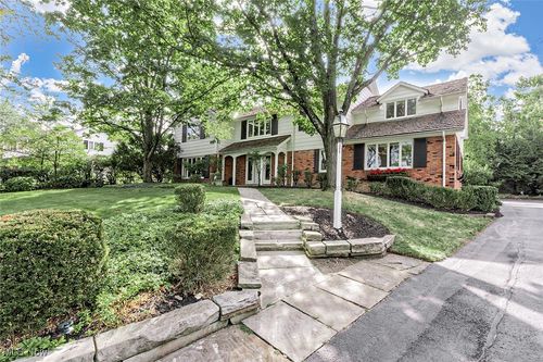 12 Lyman Cir, Shaker Heights, OH, 44122-2163 | Card Image