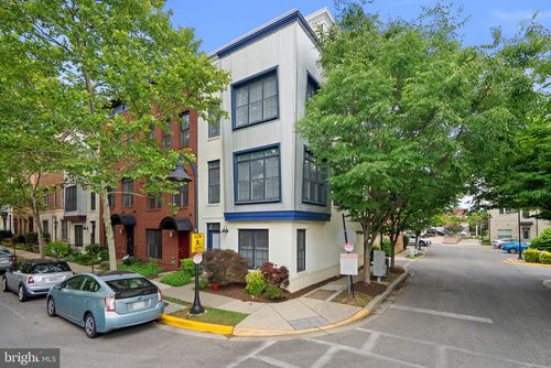 5601 44th Ave, HYATTSVILLE, MD, 20781-1656 | Card Image