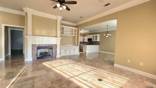 15619 Woodwind Ave, Baton Rouge, LA, 70816-5520 | Card Image